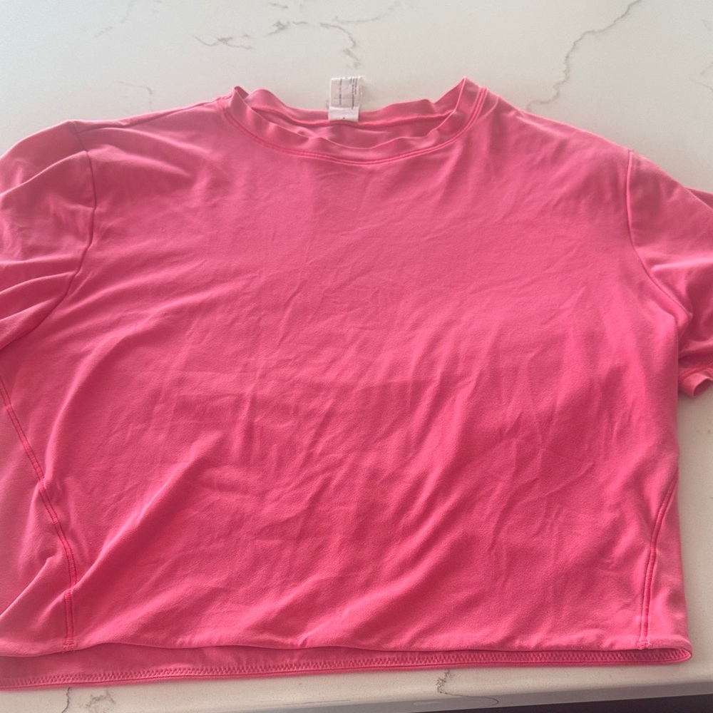Lululemon Athletica Vibrant Pink Crop Top so soft